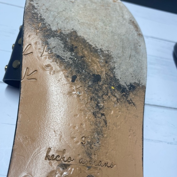 Beeks Lovebird Stud Sandals size 9 black - Picture 6 of 8